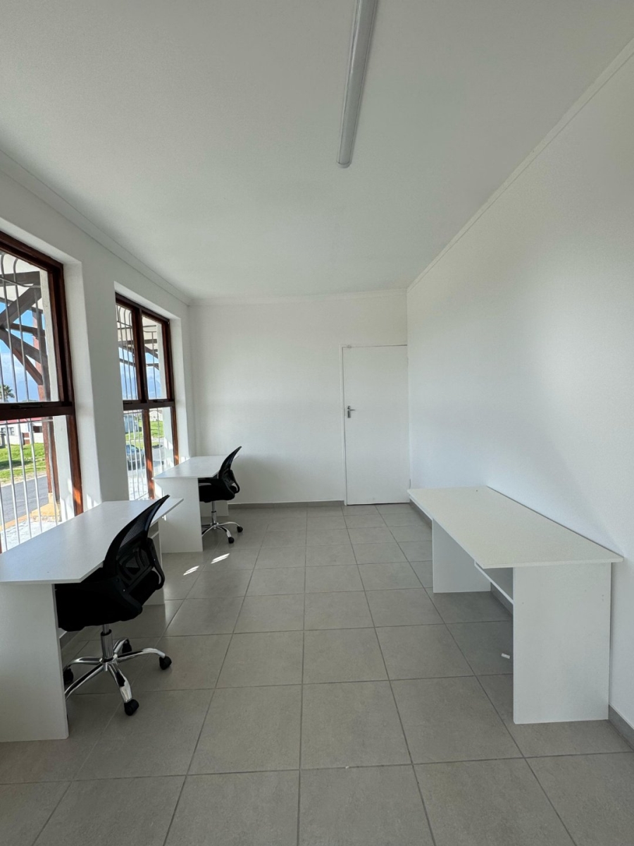  Bedroom Property for Sale in Hillcrest Heights Western Cape